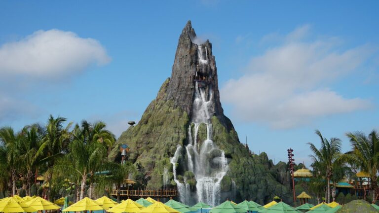 Universal Volcano Bay 6